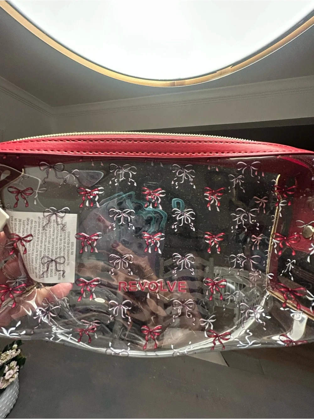 ♥️Revolve cosmetic bag New & cute♥️